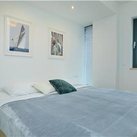 6 Bedroom Seafront Villa with Pool near Slano, Sleeps 12-14